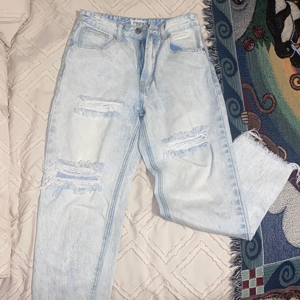 Light wash Distressed Denim Jeans